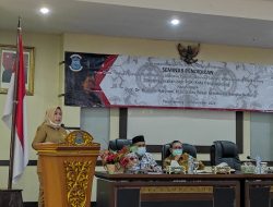 Buka Seminar HUT PGRI, Radmida: Orang Tua Jadi Tanggung Jawab Utama Pendidikan