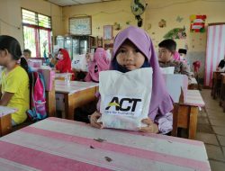 Operasi Gizi Anak Indonesia Bahagiakan Para Siswa di SDN 16 Kota Pangkalpinang