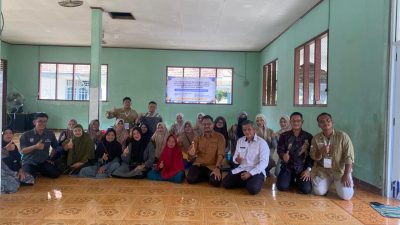 Edukasi Literasi Keuangan yang Inklusif dan Digitalisasi Payment untuk Usaha Mikro Kerajinan Songkok Resam di Desa Sengir